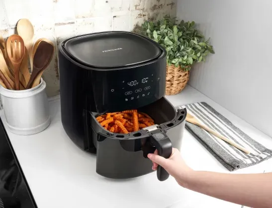 frigidaire-air-fryer-FRAFM100B